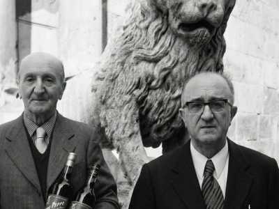 A dare grande impulso all�elisir furono nel 900 Luigi Striccoli (nonno di Tiziana) e il fratello Domenico (nonno di Francesco). Ci viene mostrata una foto in bianco e nero dei due...